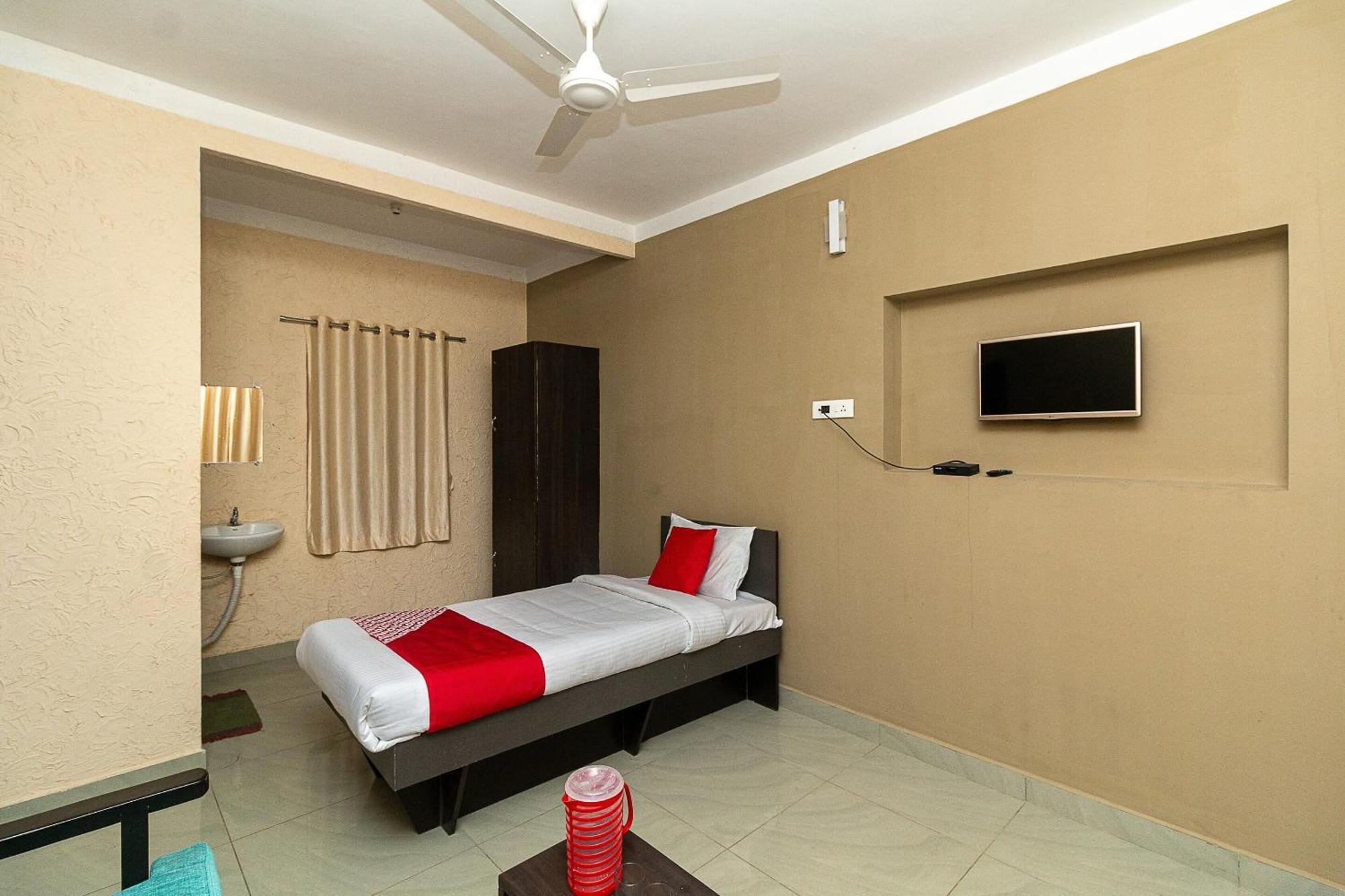 Oyo Green Hills Villa Kuttālam Exteriör bild